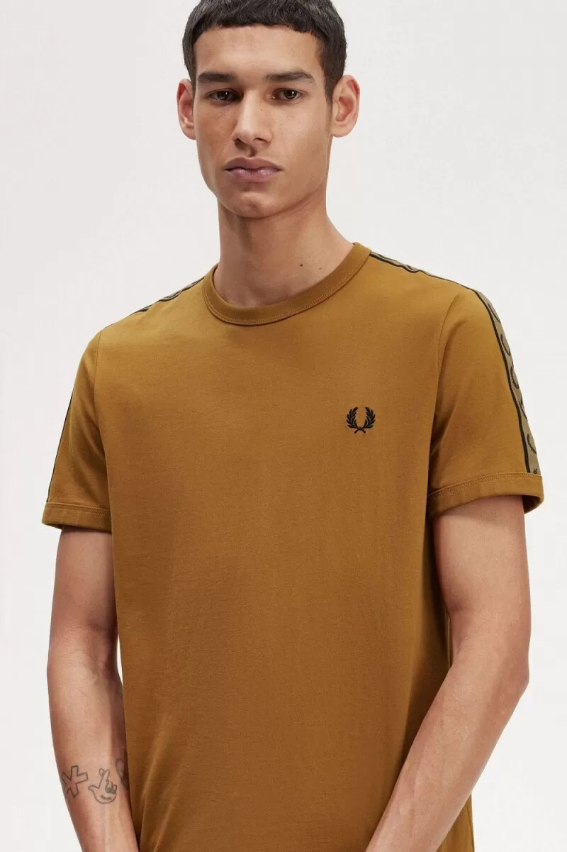 fred perry contrast tape ringer herr t-shirt mörk kaffe brun