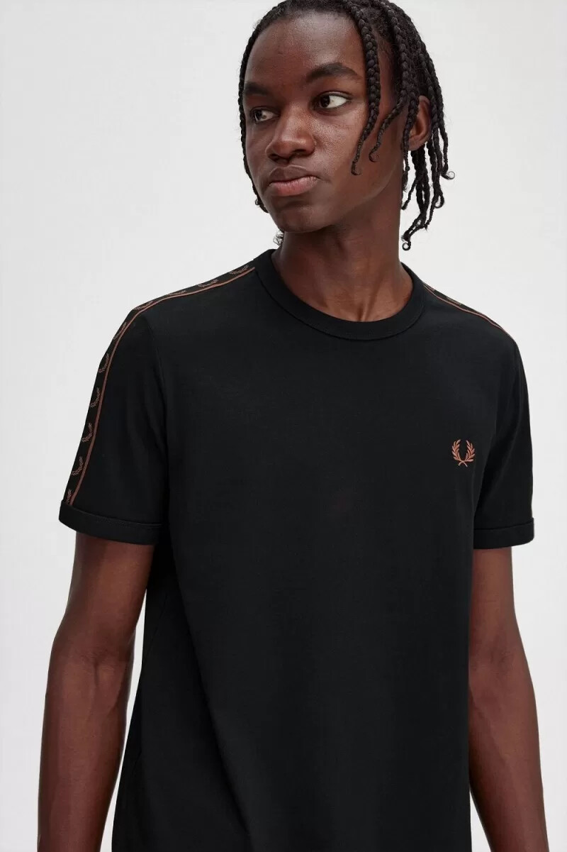 fred perry contrast tape ringer herr t-shirt svart whiskybrun