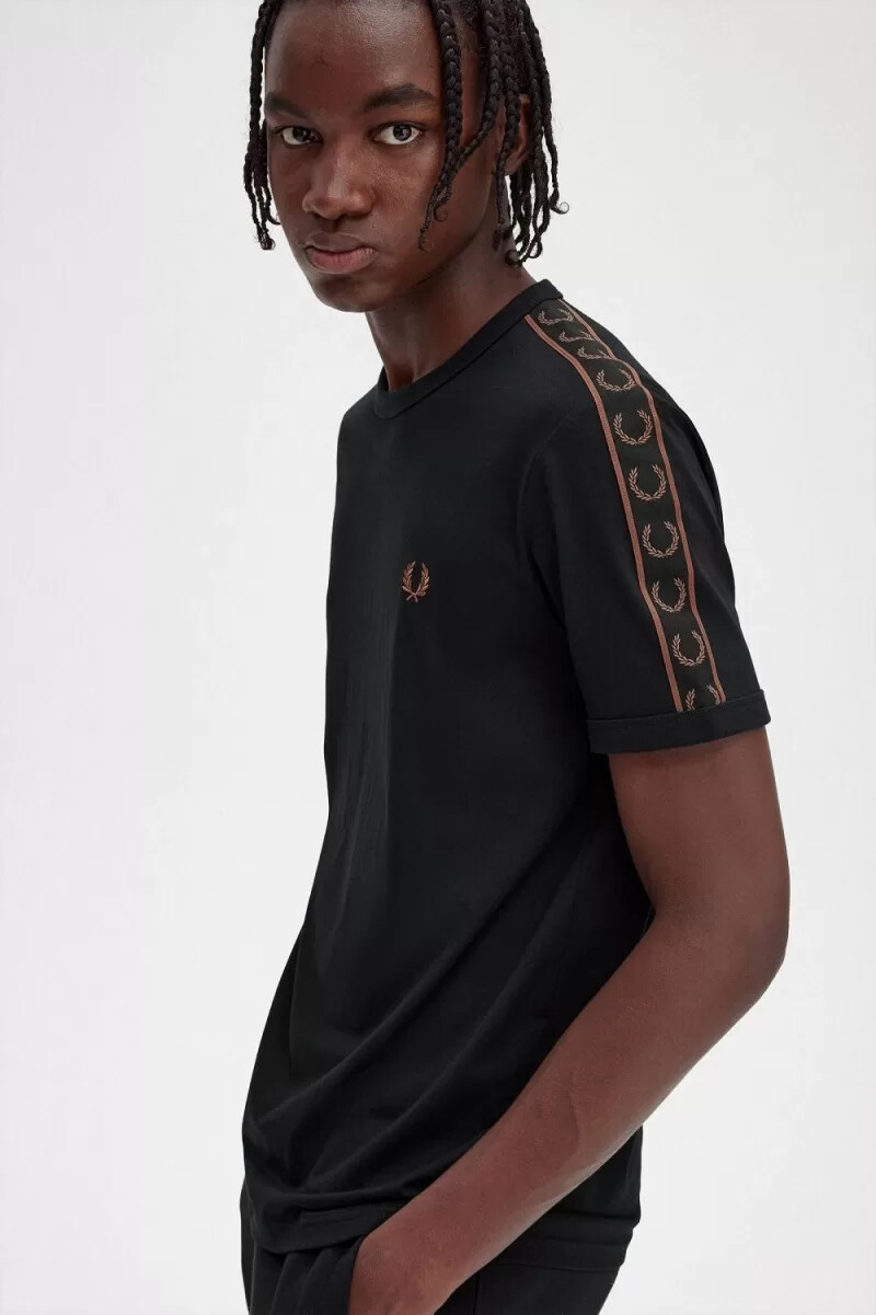 fred perry contrast tape ringer herr t-shirt svart whiskybrun