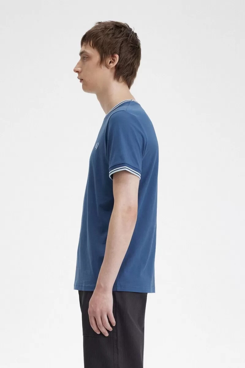 fred perry twin tipped herr t-shirt midnattsblå beige ljus aqua