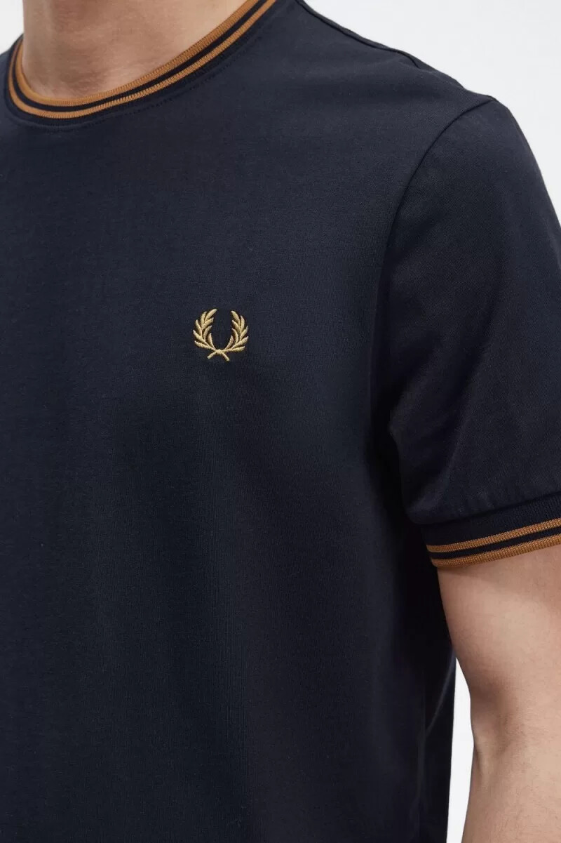 fred perry twin tipped herr t-shirt marinblå mörk kaffe