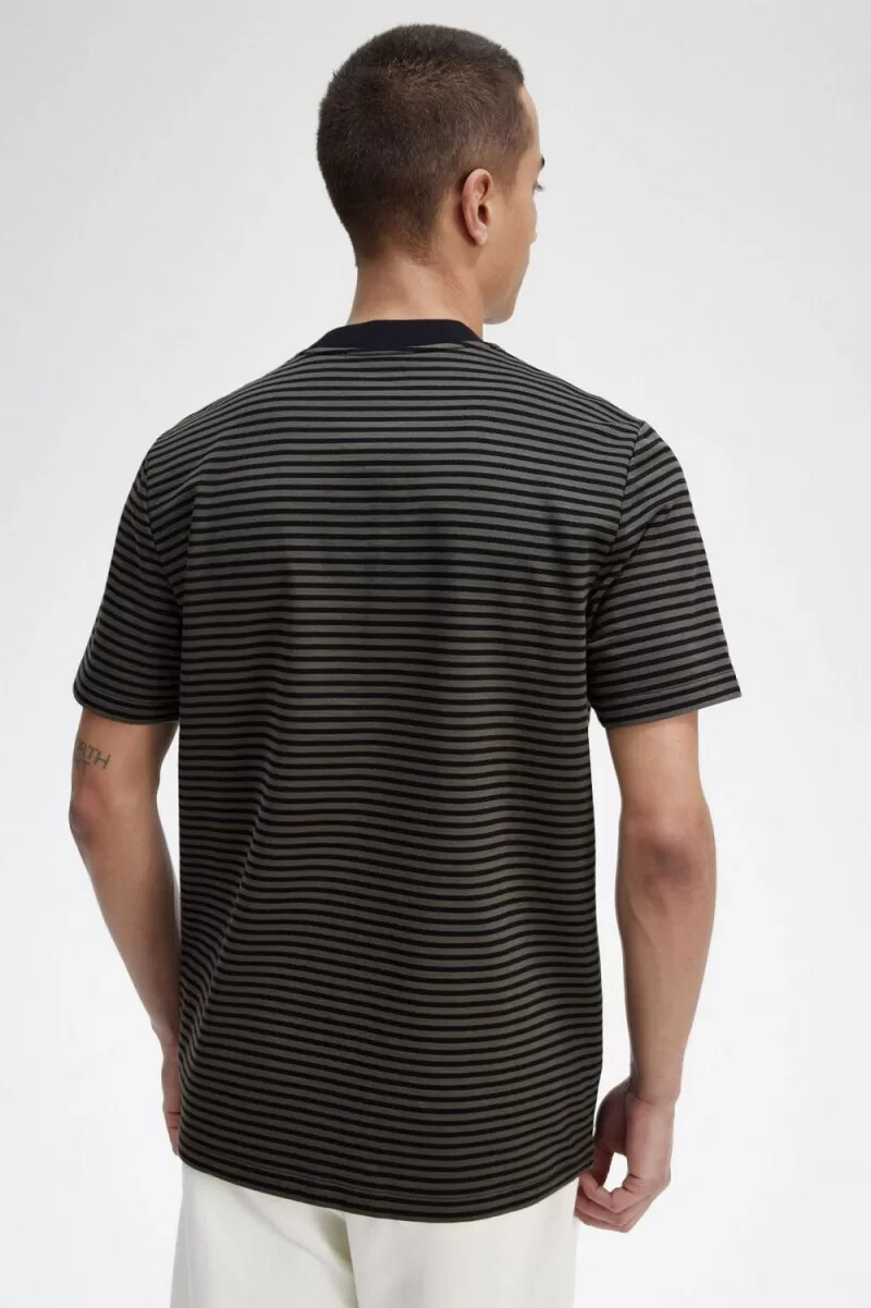 fred perry fine stripe heavyweight herr t-shirt svart field green