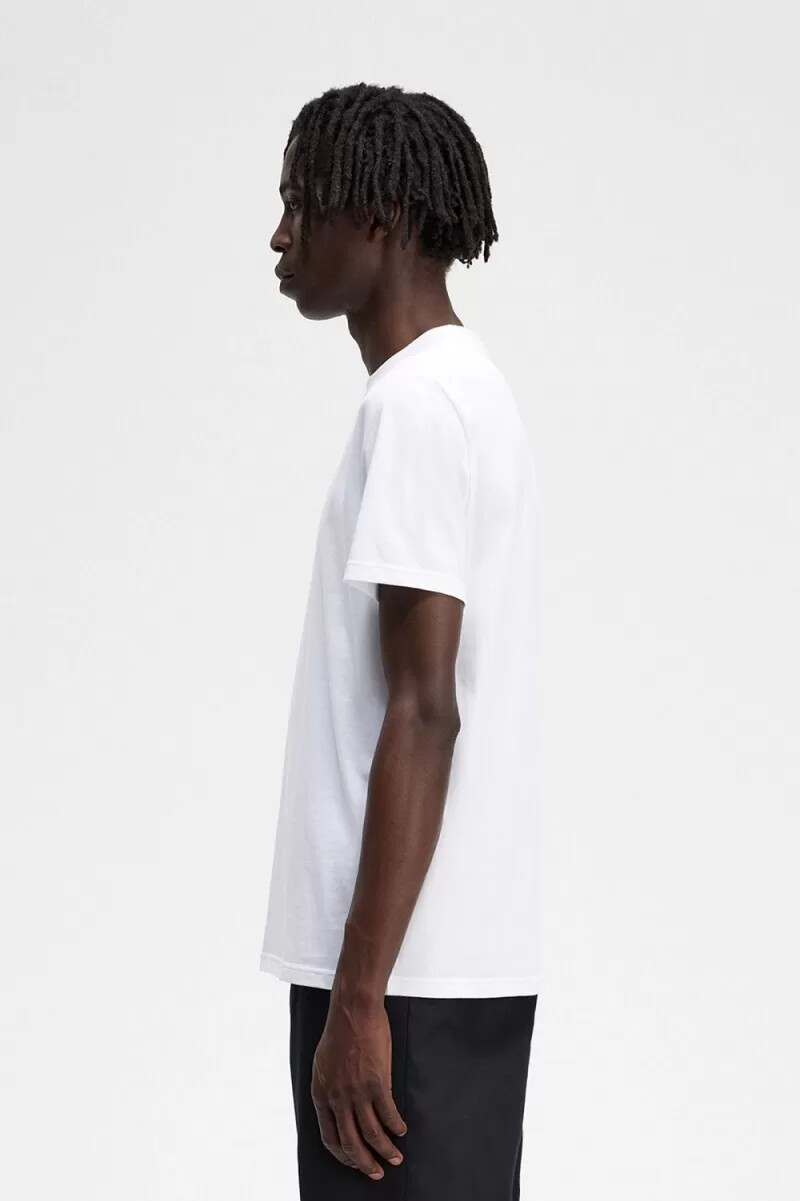 fred perry broderad herr t-shirt vit