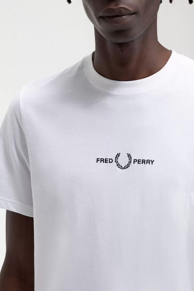 fred perry broderad herr t-shirt vit