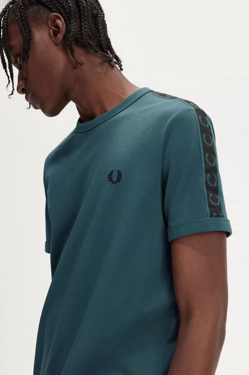 fred perry contrast tape ringer herr t-shirt petrolblå svart