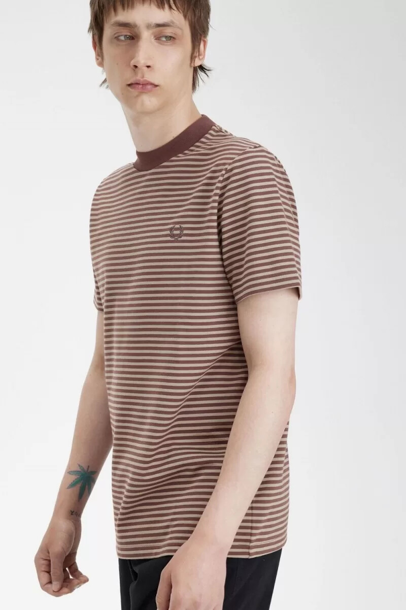 fred perry fine stripe heavyweight herr t-shirt mörkröd varm grå