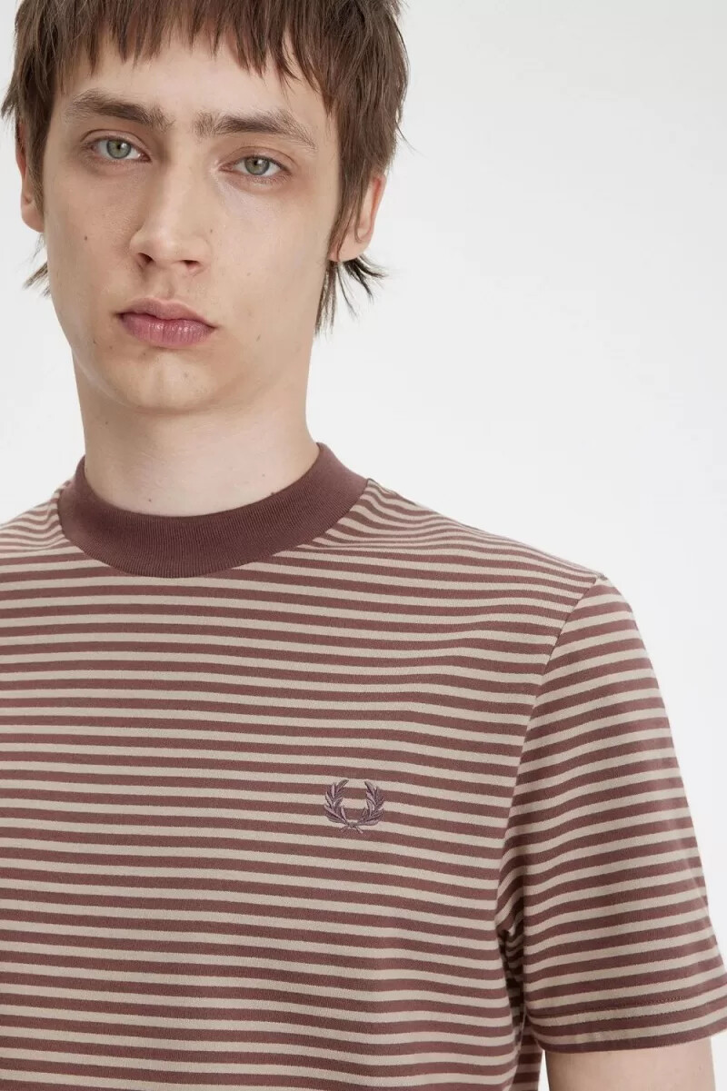 fred perry fine stripe heavyweight herr t-shirt mörkröd varm grå