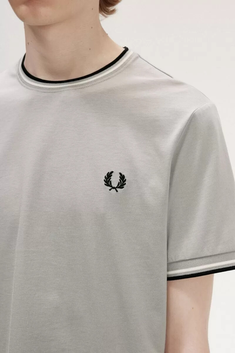 fred perry twin tipped herr t-shirt grå