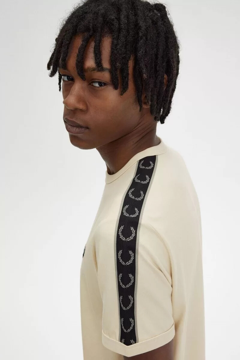 fred perry contrast tape ringer herr t-shirt havregryn varm grå