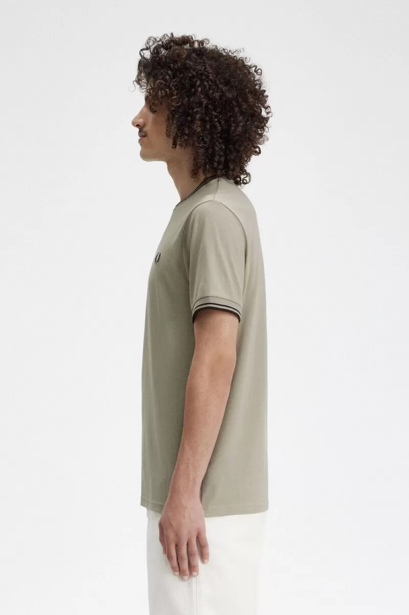 fred perry twin tipped herr t-shirt varm grå mörkröd