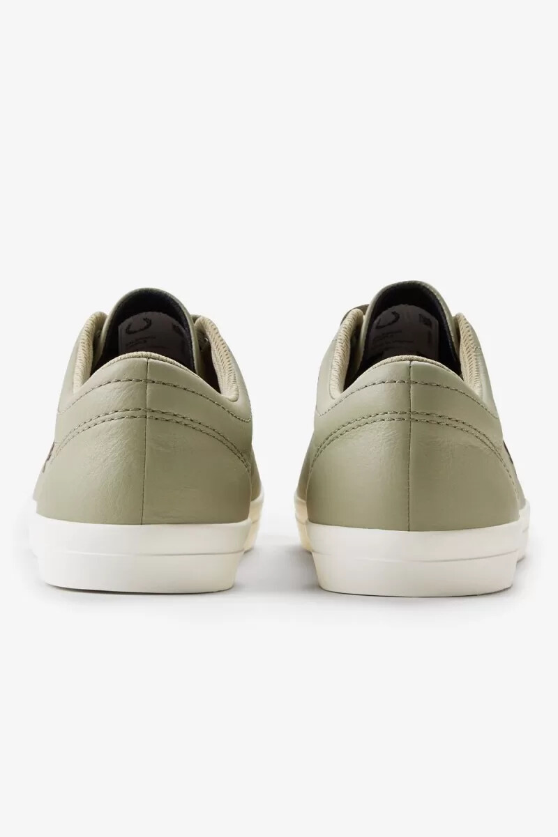 fred perry baseline herr tennisskor varmgrå mörkröd