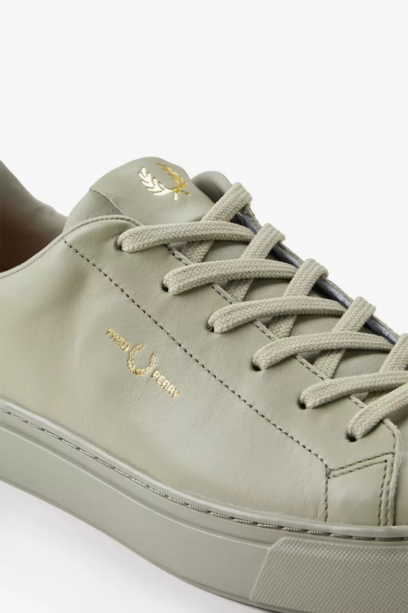 fred perry b71 herr tennisskor varm grå guld