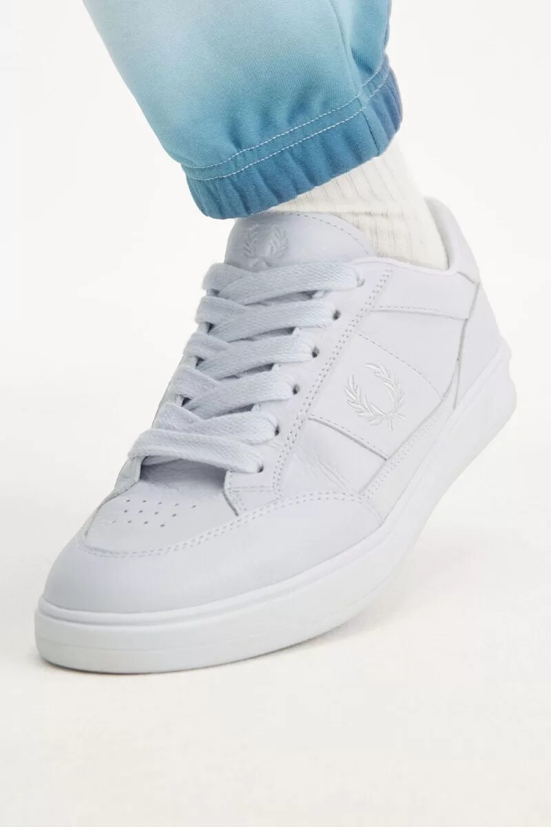 fred perry b440 herr tennisskor vita elfenben