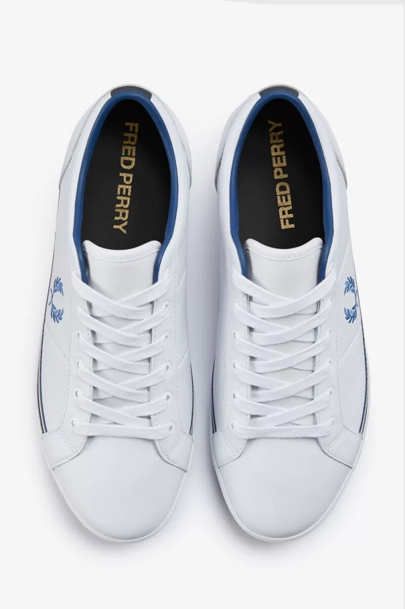fred perry perforated baseline herr tennisskor vita mellanblå