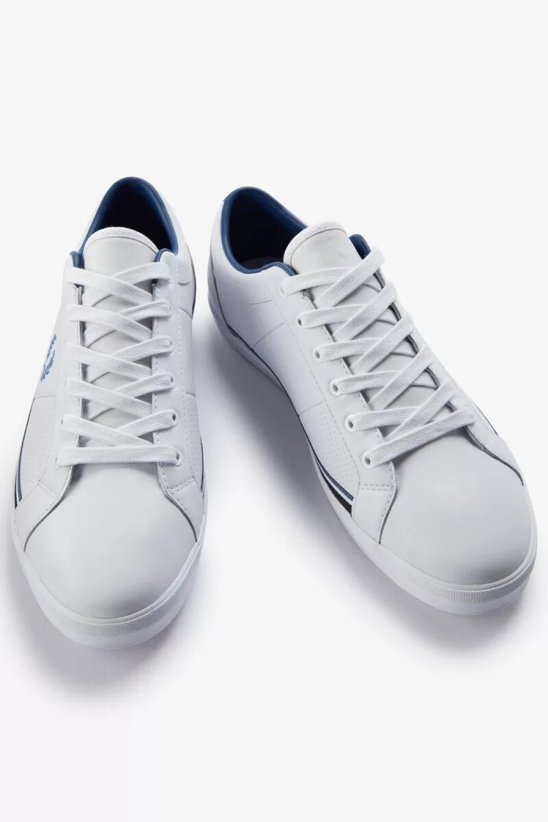 fred perry perforated baseline herr tennisskor vita mellanblå