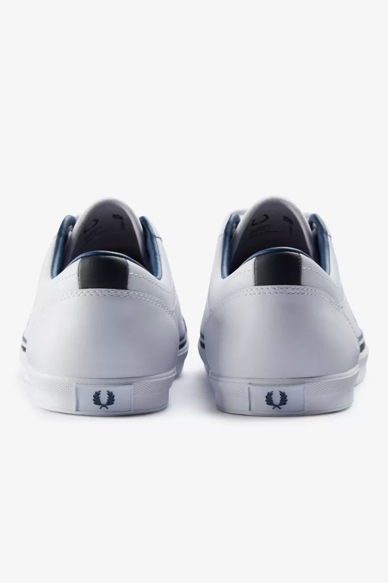 fred perry perforated baseline herr tennisskor vita mellanblå