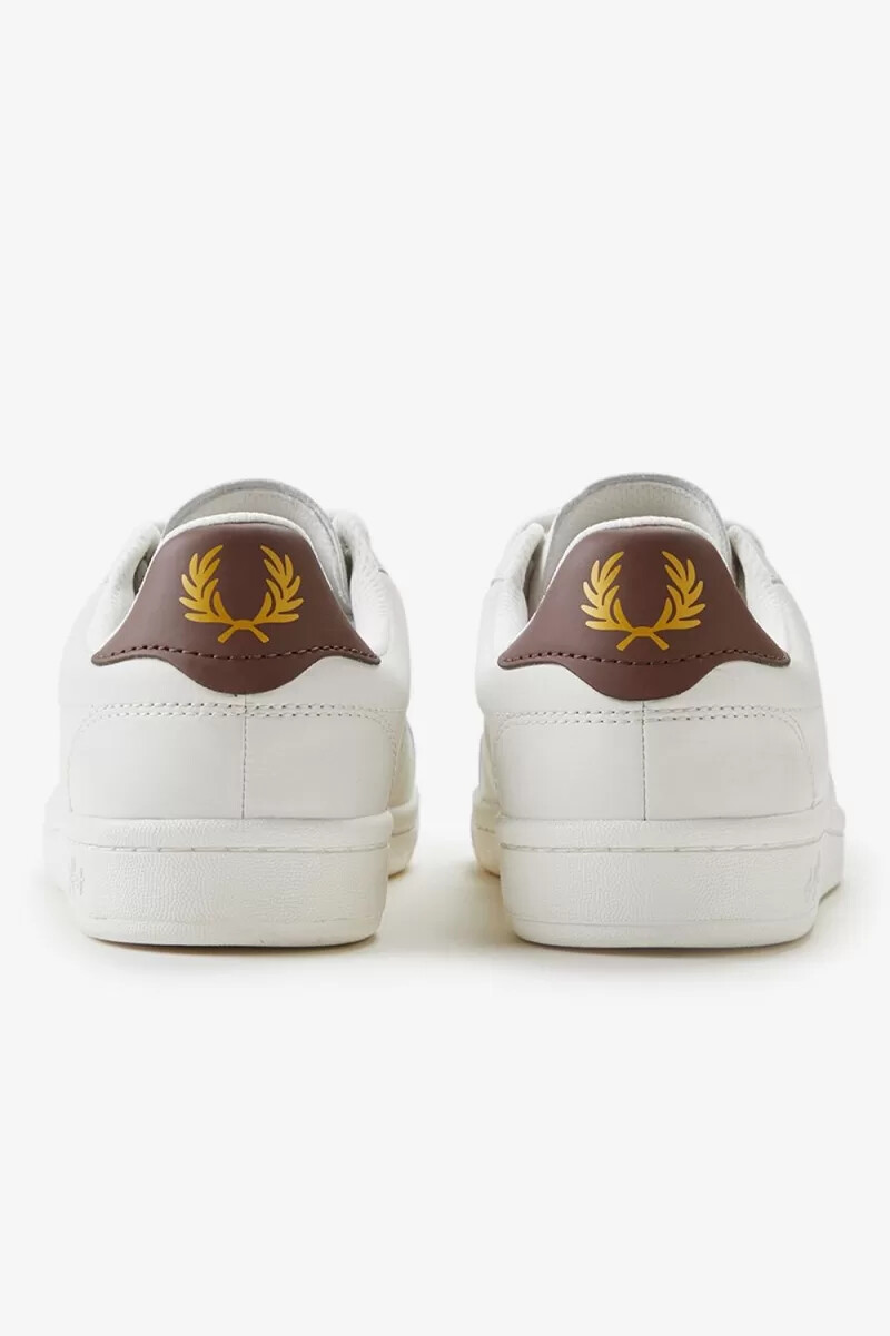 fred perry b721 herr tennisskor elfenben mörkröd
