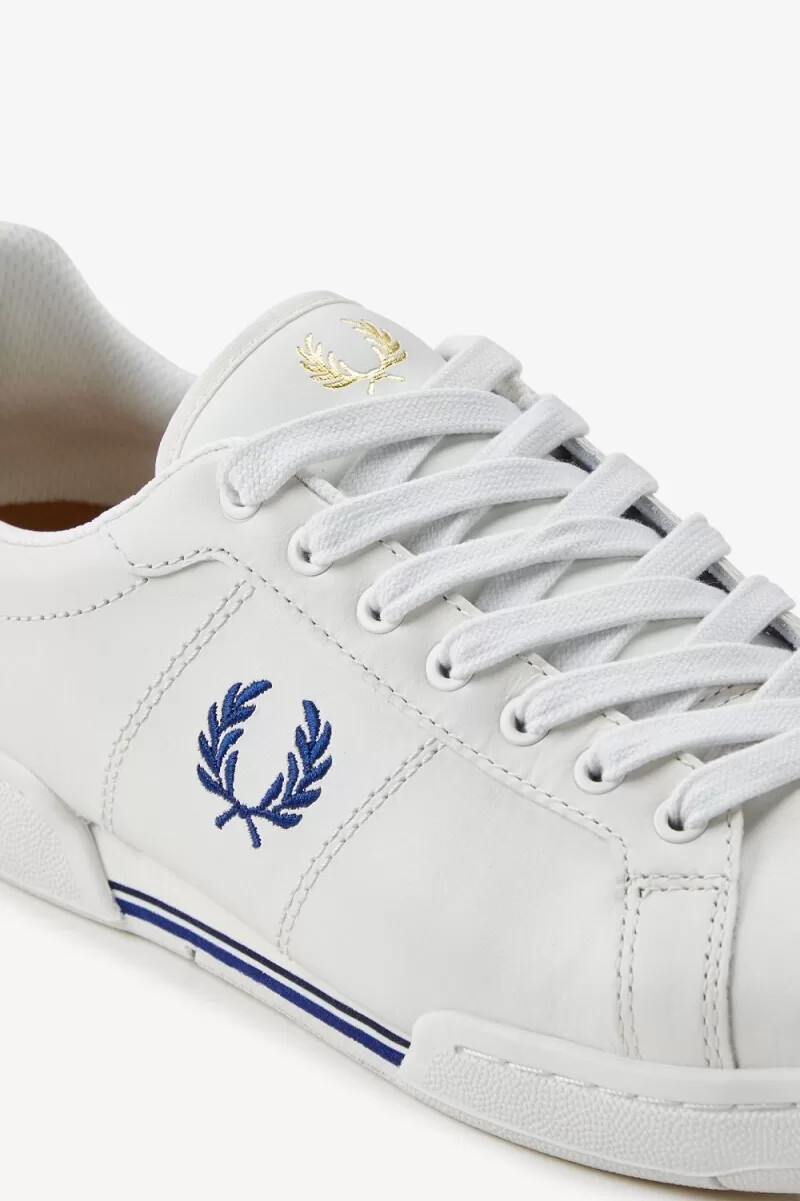 fred perry b722 herr tennisskor elfenben shaded cobalt