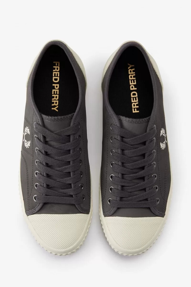 fred perry low hughes herr plimsolls gunmetal beige