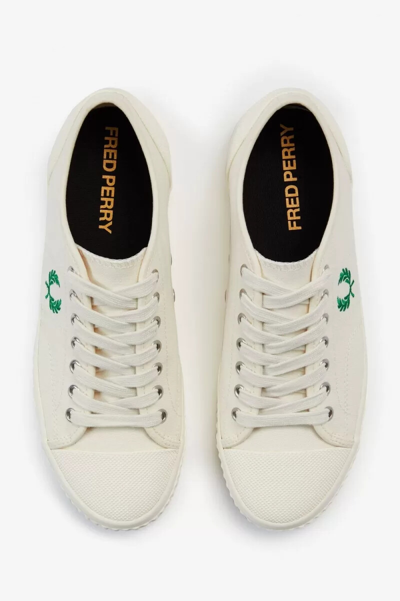 fred perry low hughes herr plimsolls ljusbeige