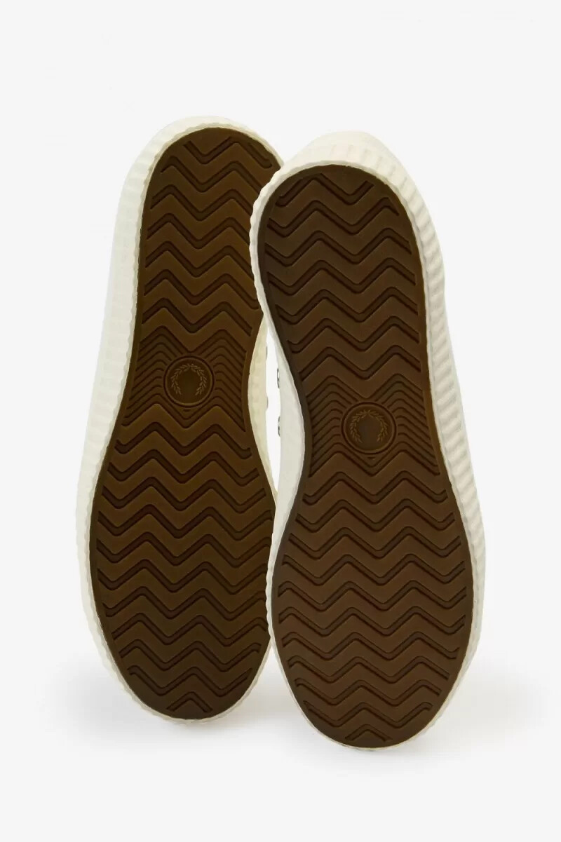 fred perry low hughes herr plimsolls ljusbeige