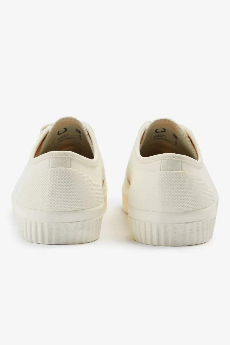 fred perry low hughes herr plimsolls ljusbeige