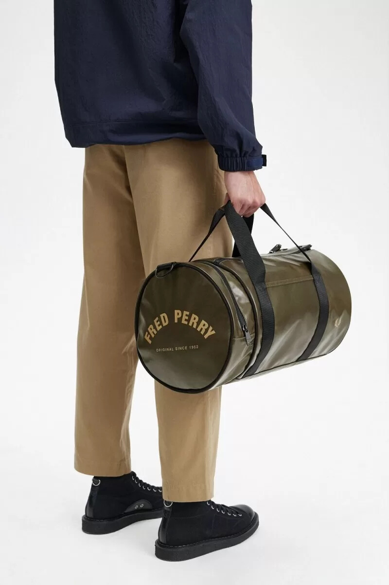 fred perry tonal barrel herrväskor uniform grön guld